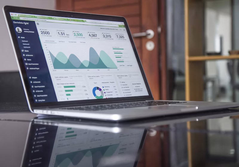 Dizüstü bilgisayarda analitik ve grafik ekranı